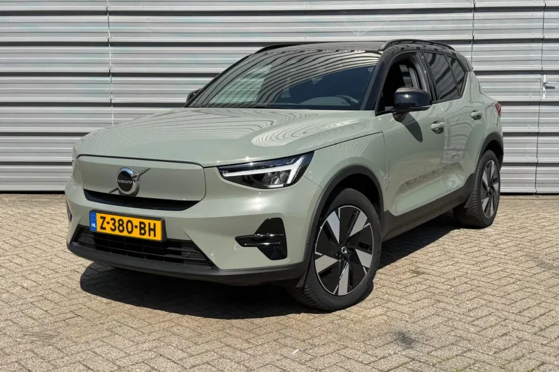 Volvo XC40 (2024)