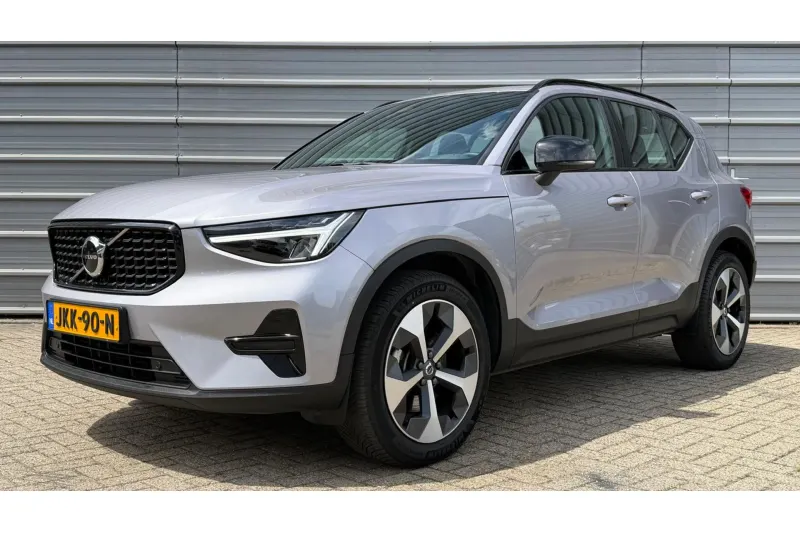 Volvo XC40 (2025)