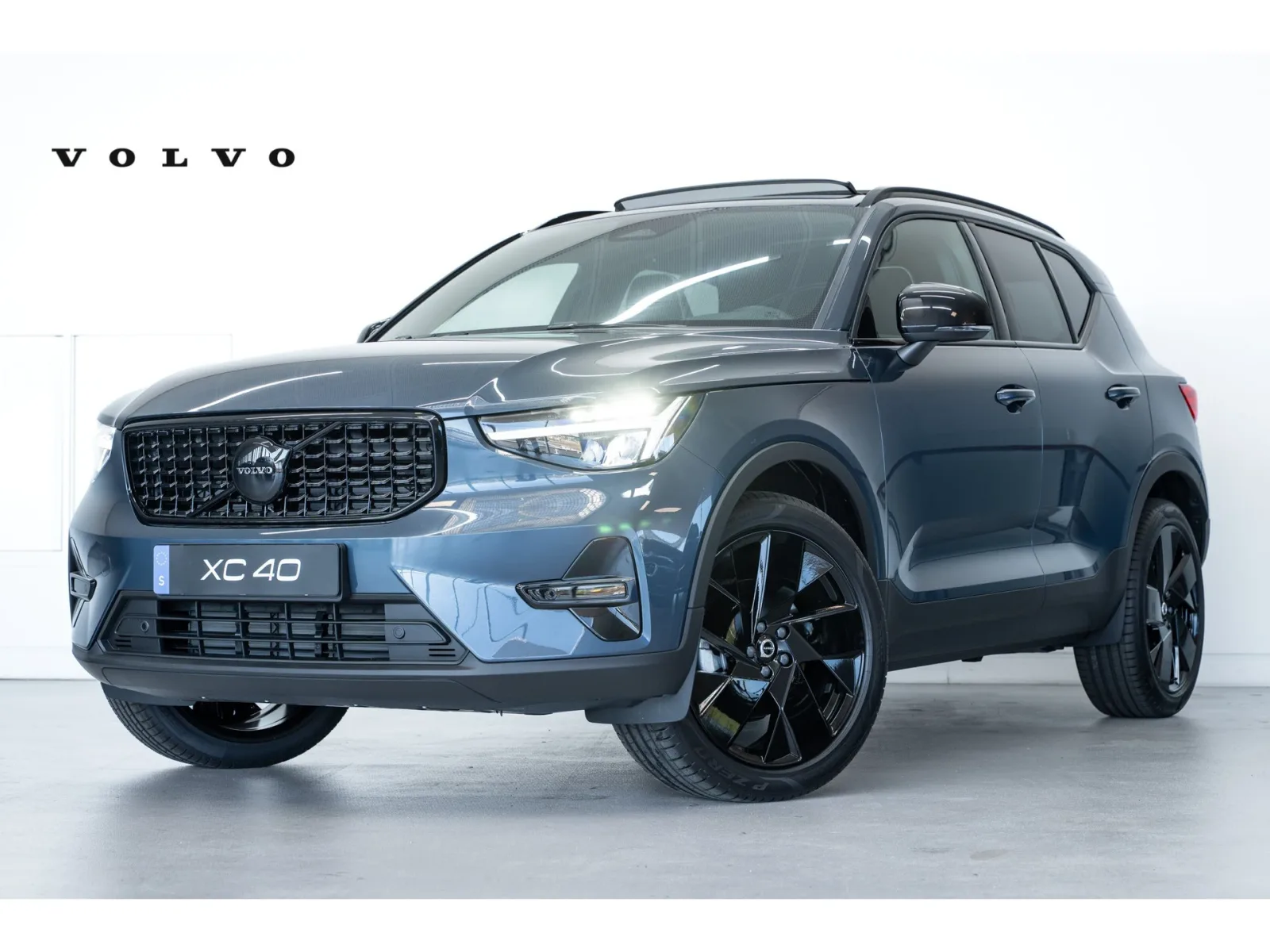 Volvo XC40 (2026) — foto 1