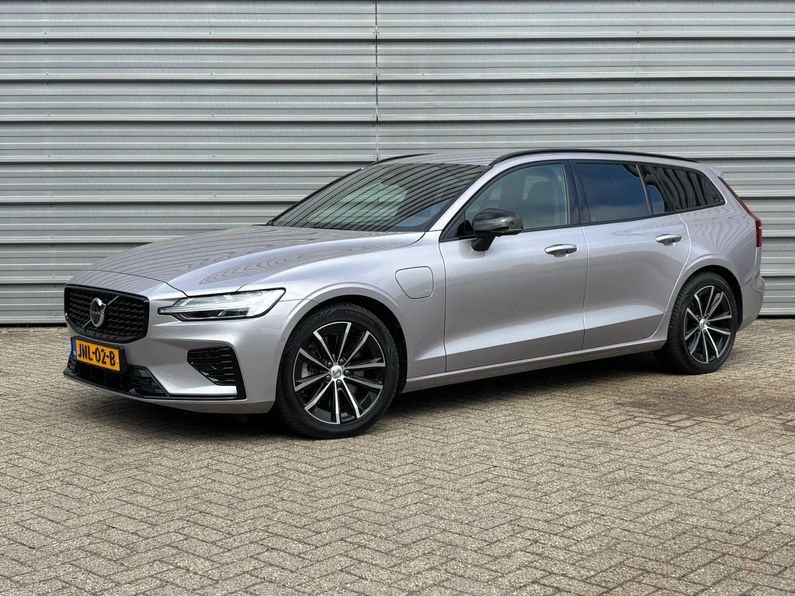 Volvo V60 (2025) — foto 1
