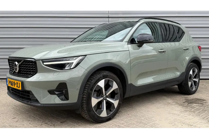 Volvo XC40 (2022)