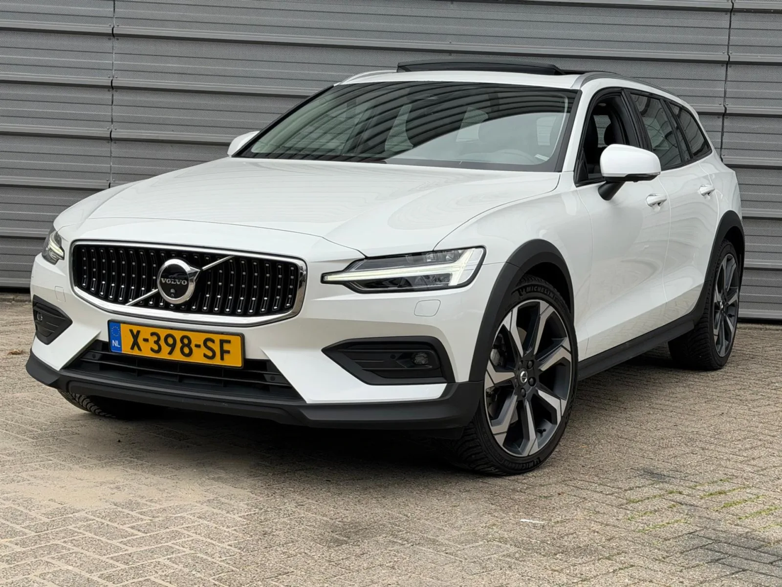 Volvo V60 (2024) — foto 1
