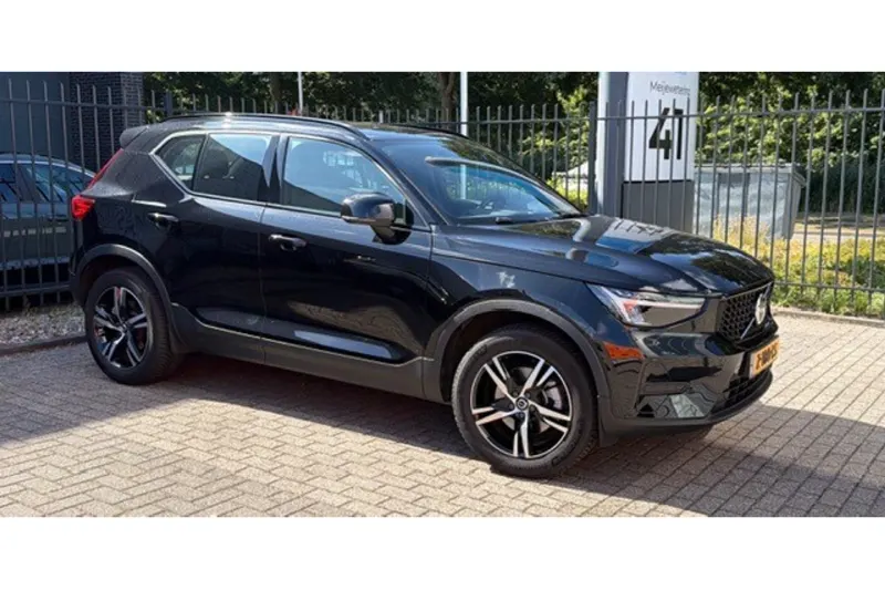 Volvo XC40 (2024)