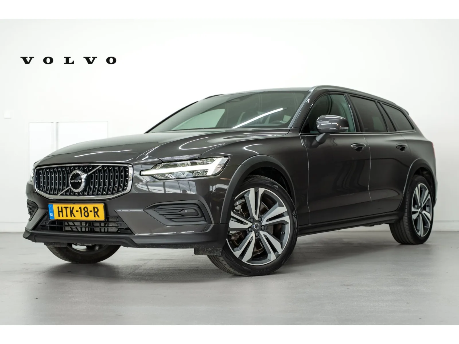 Volvo V60 (2023) — foto 1