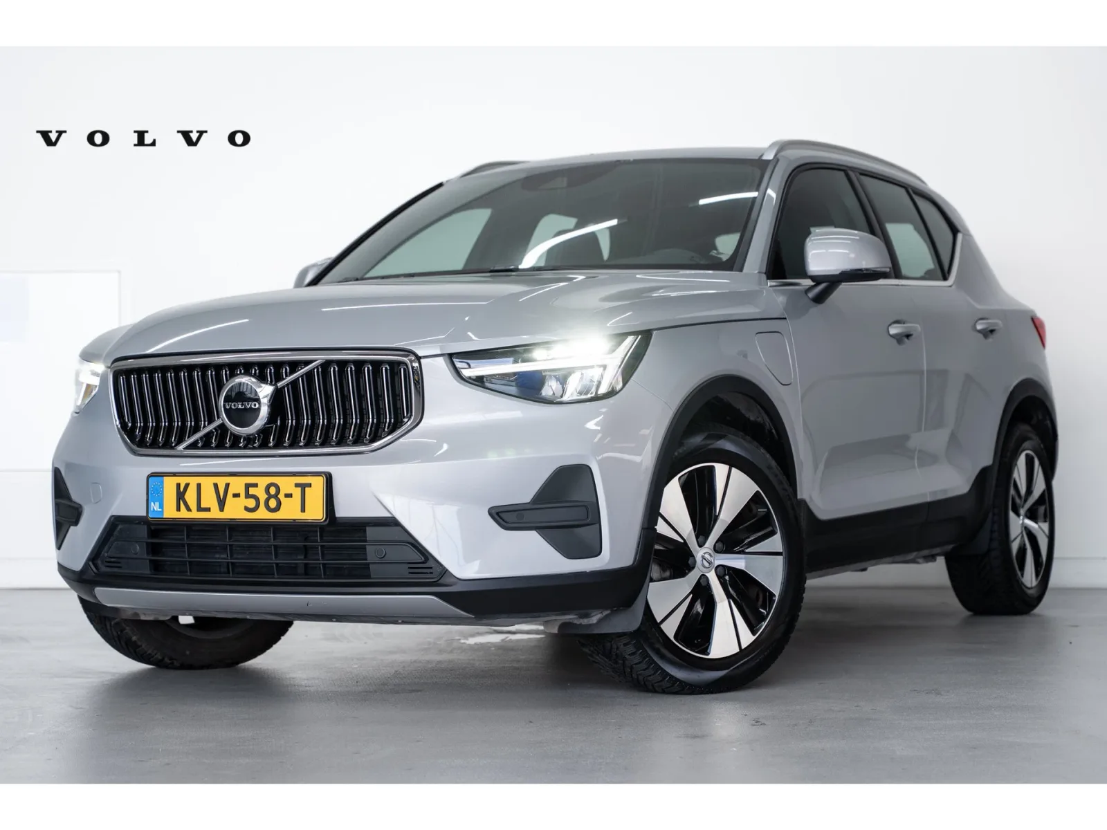 Volvo XC40 (2023) — foto 1