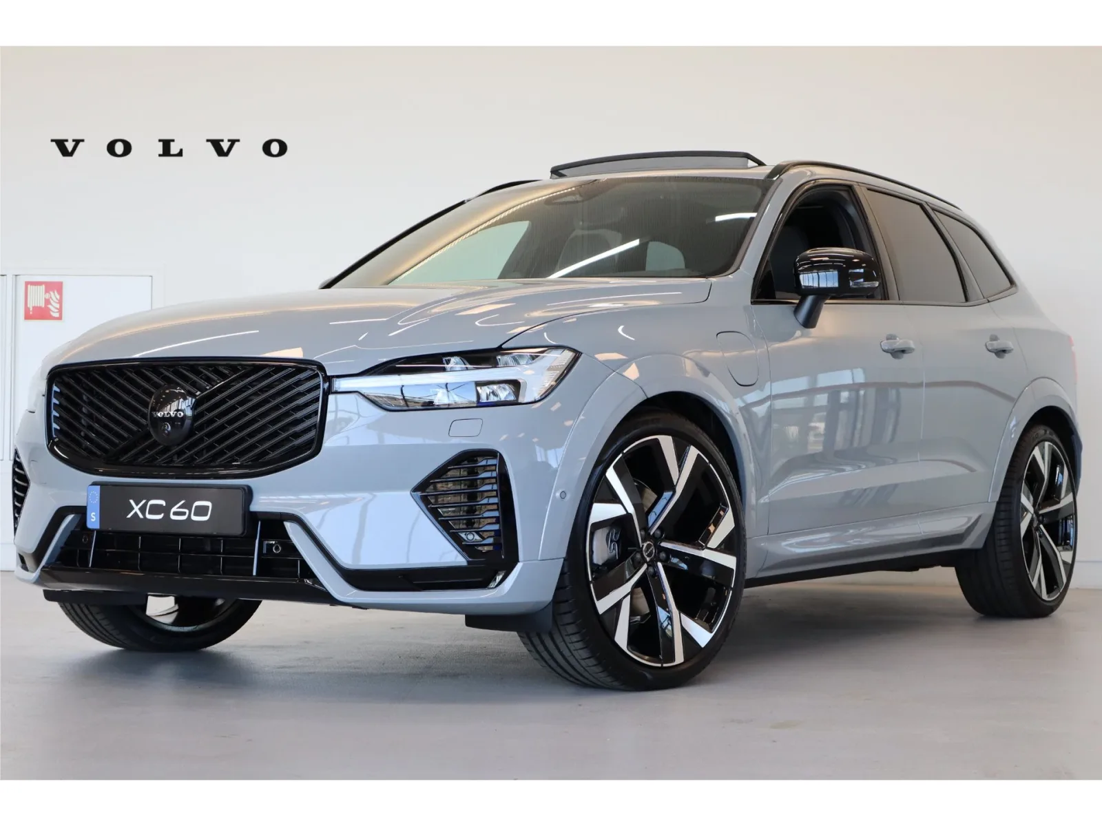 Volvo XC60 (2026) — foto 1