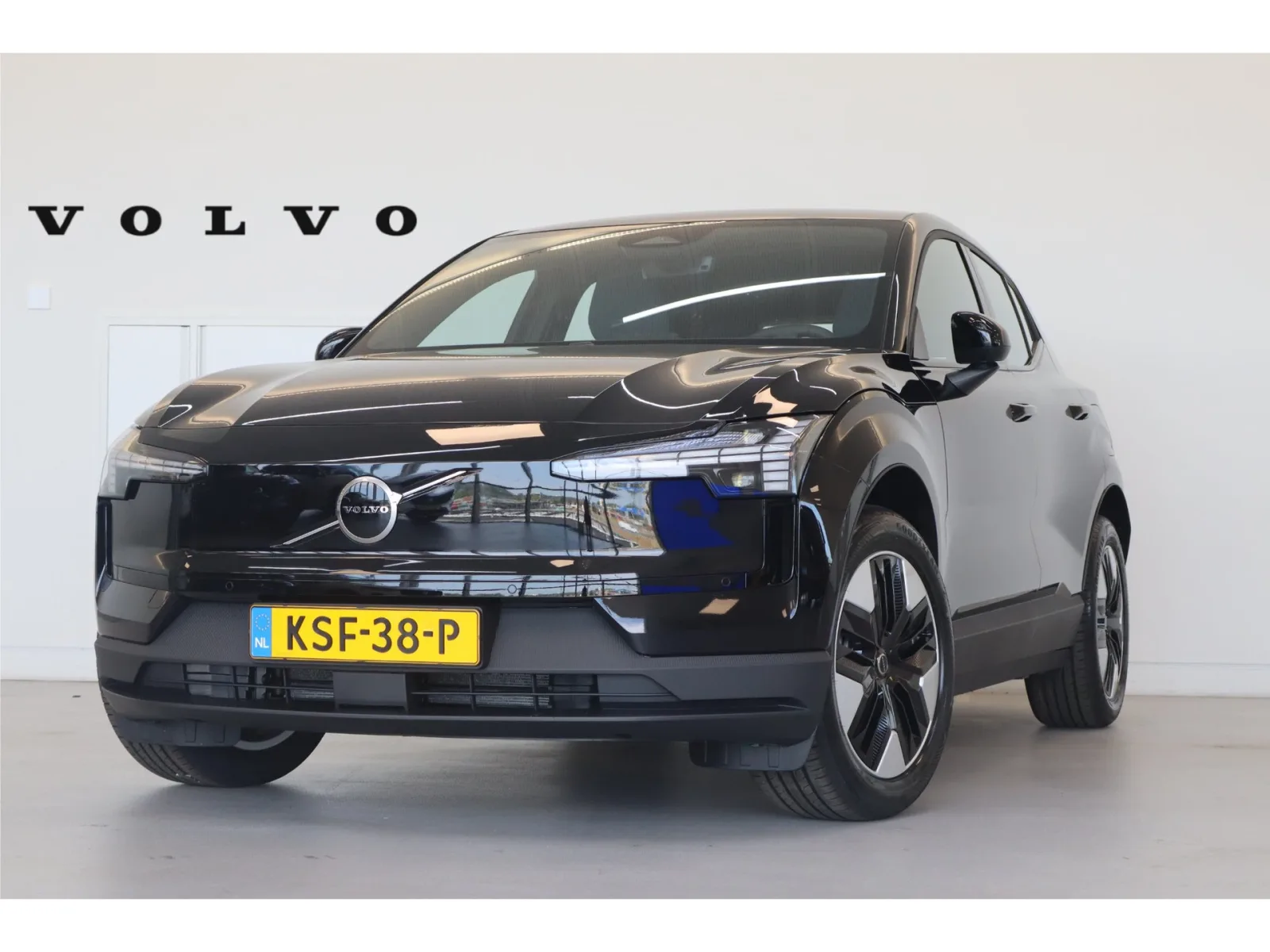Volvo EX30 (2026) — foto 1