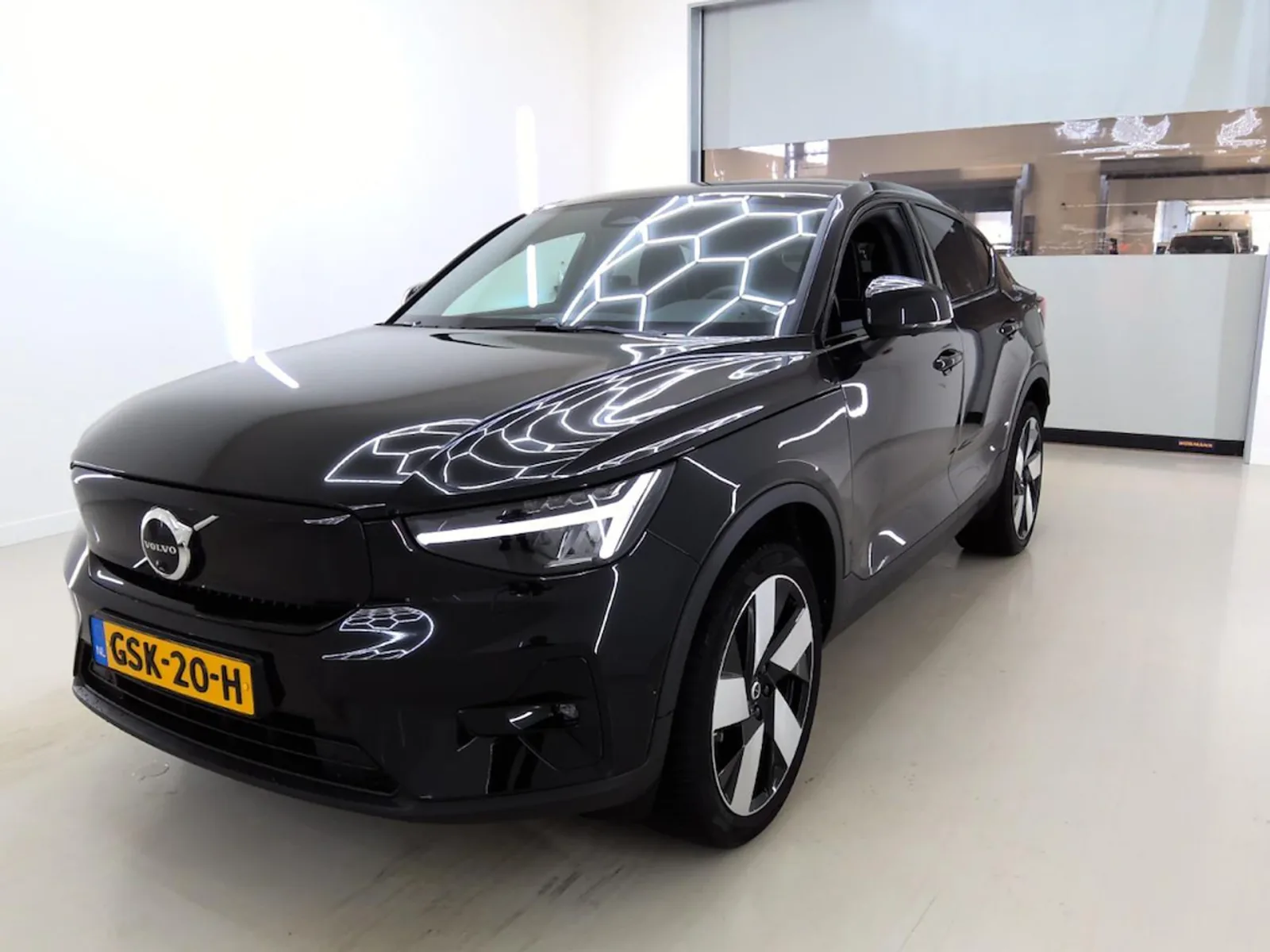 Volvo C40 (2024) — foto 1