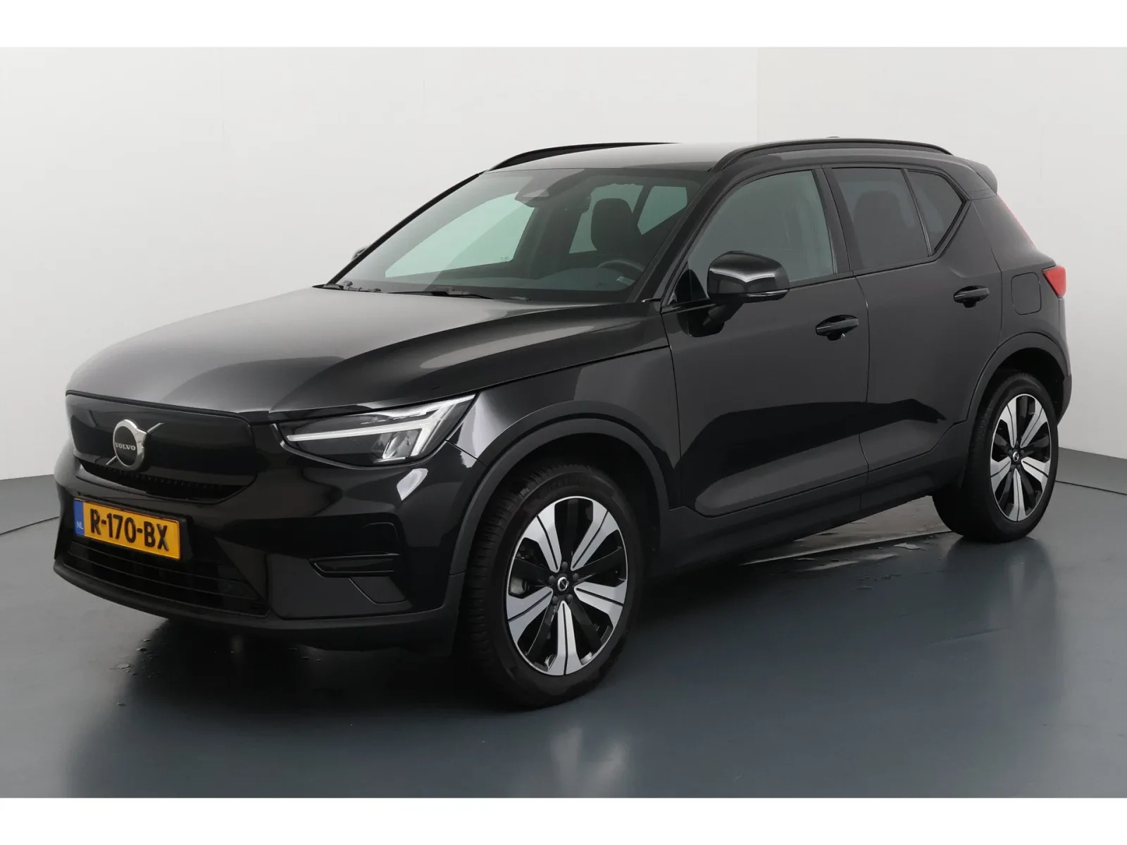 Volvo XC40 (2022) — foto 1