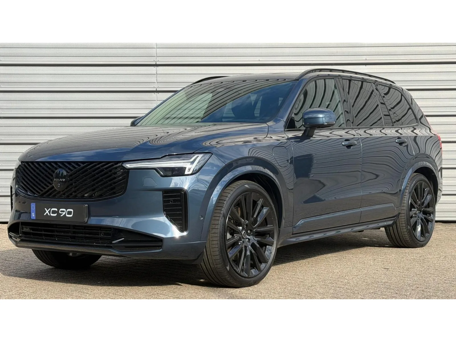 Volvo XC90 (2025) — foto 1
