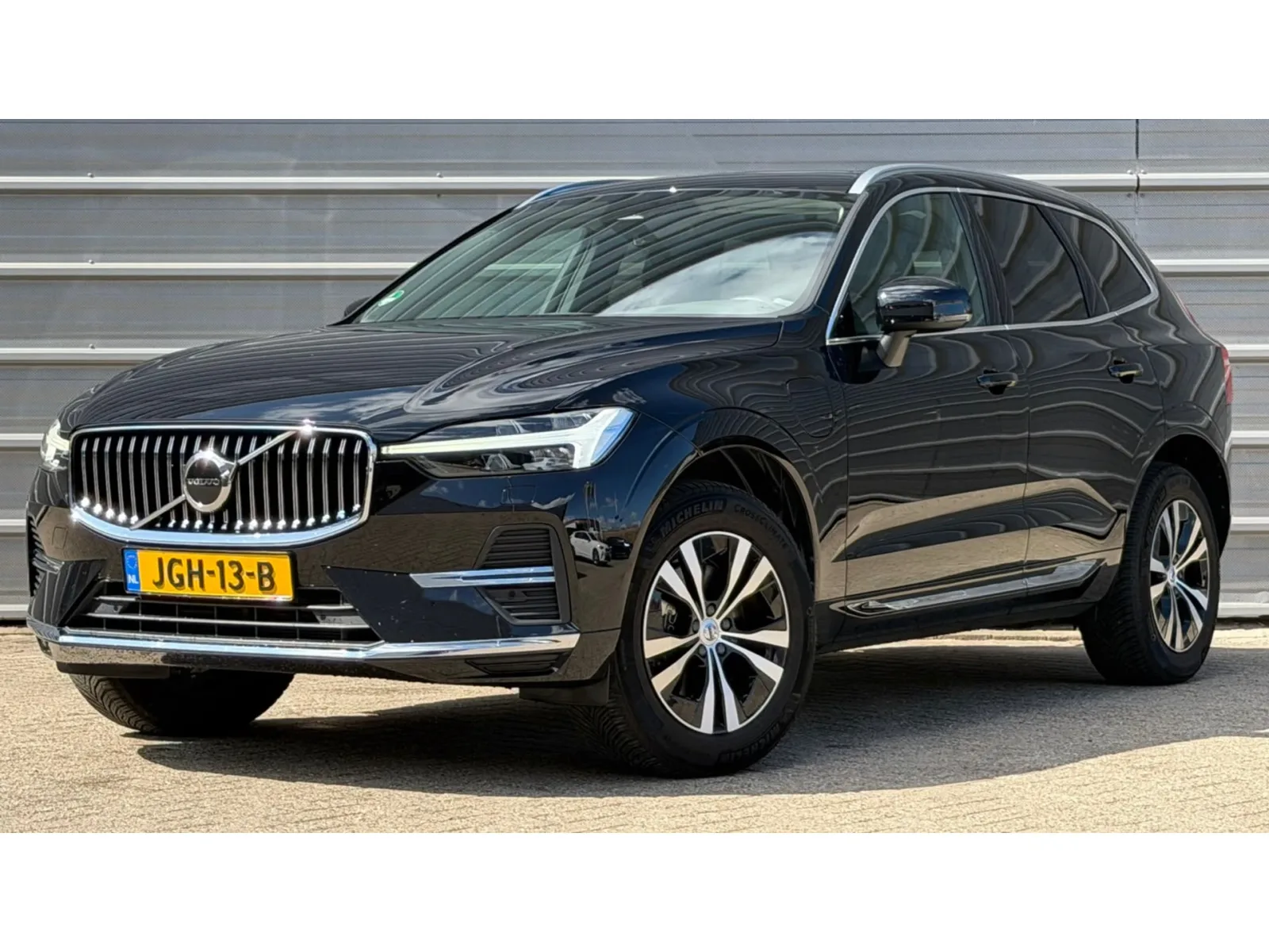 Volvo XC60 (2024) — foto 1