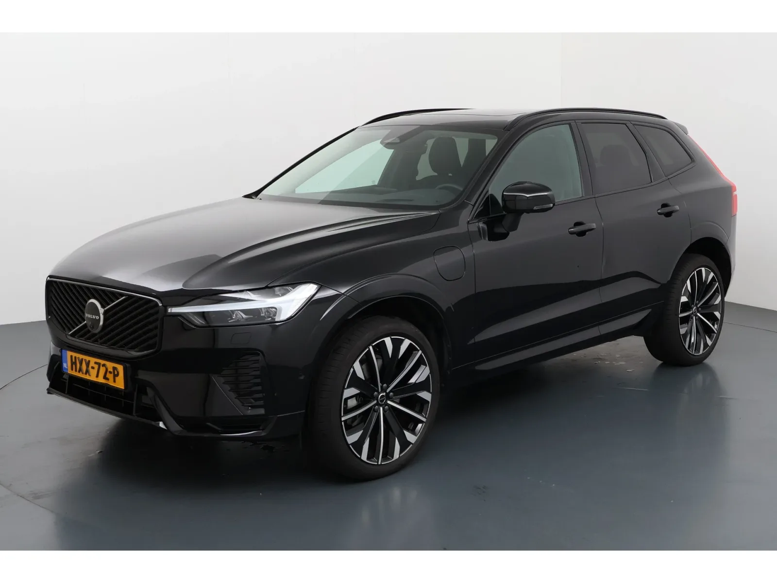 Volvo XC60 (2025) — foto 1