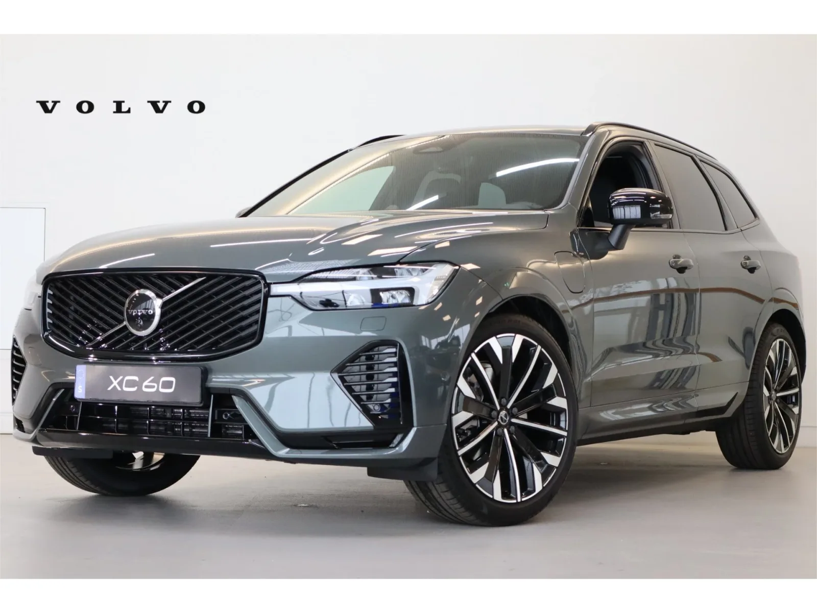 Volvo XC60 (2026) — foto 1