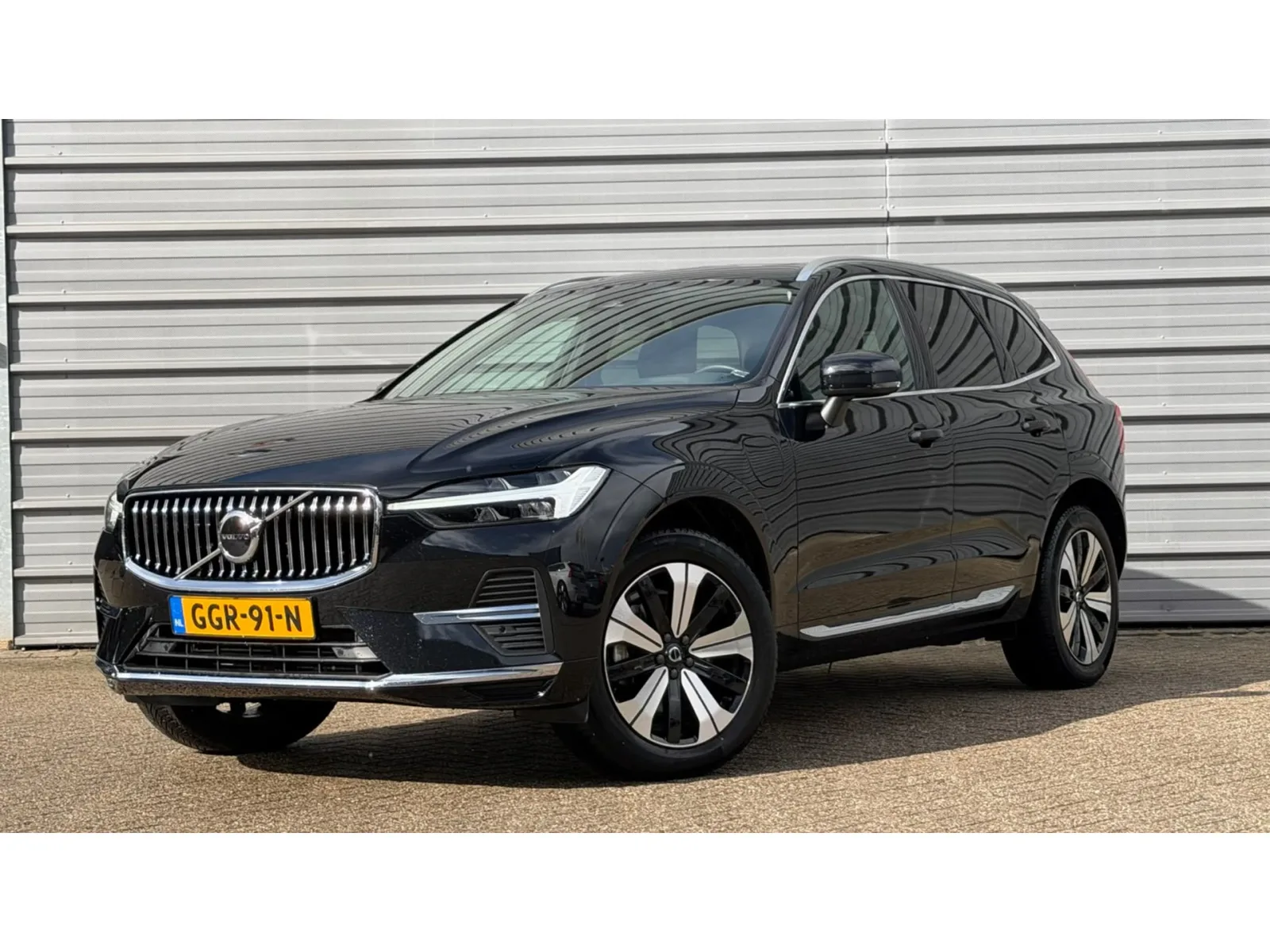 Volvo XC60 (2023) — foto 1