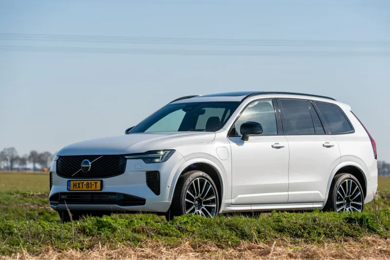 Volvo XC90 (2025)