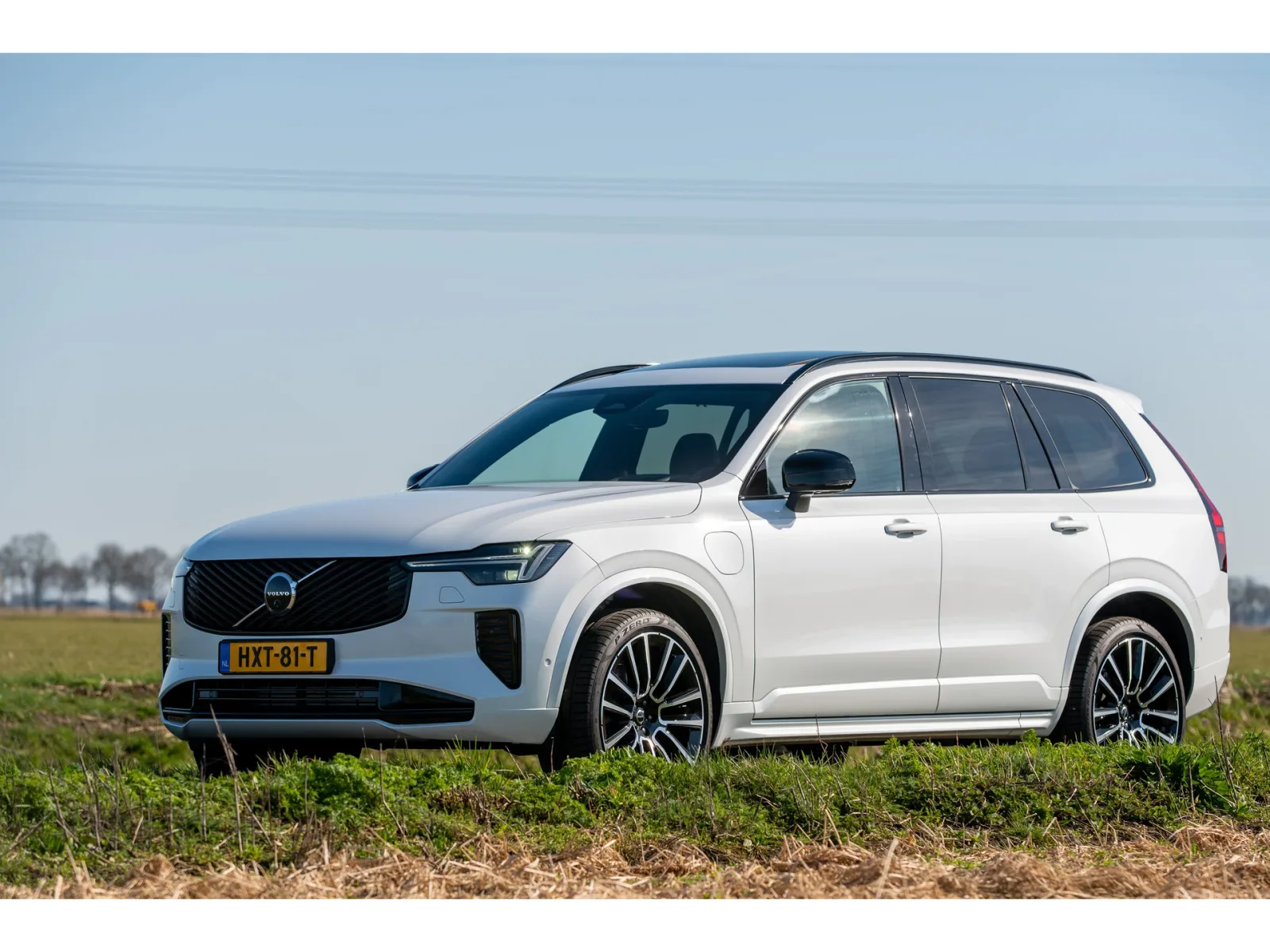 Volvo XC90 (2025) — foto 1