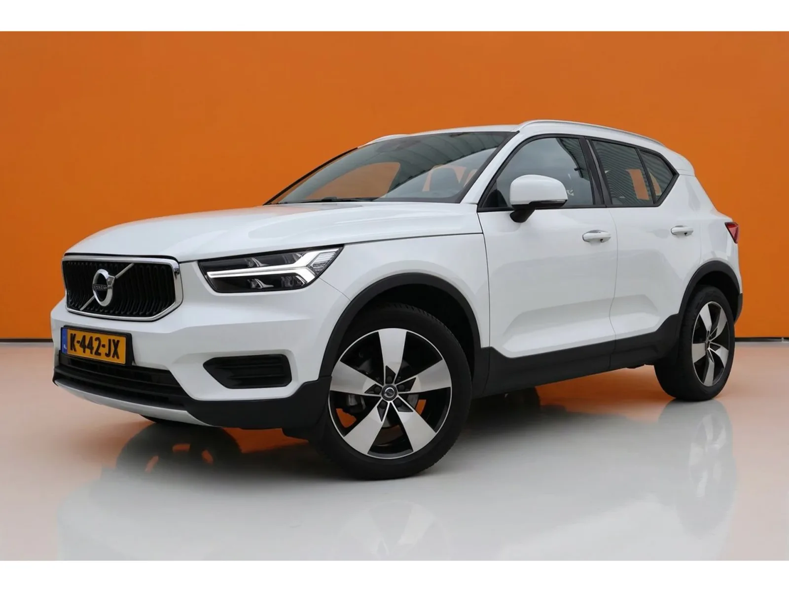 Volvo XC40 (2021) — foto 1