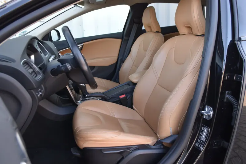 Volvo V40 (2020)