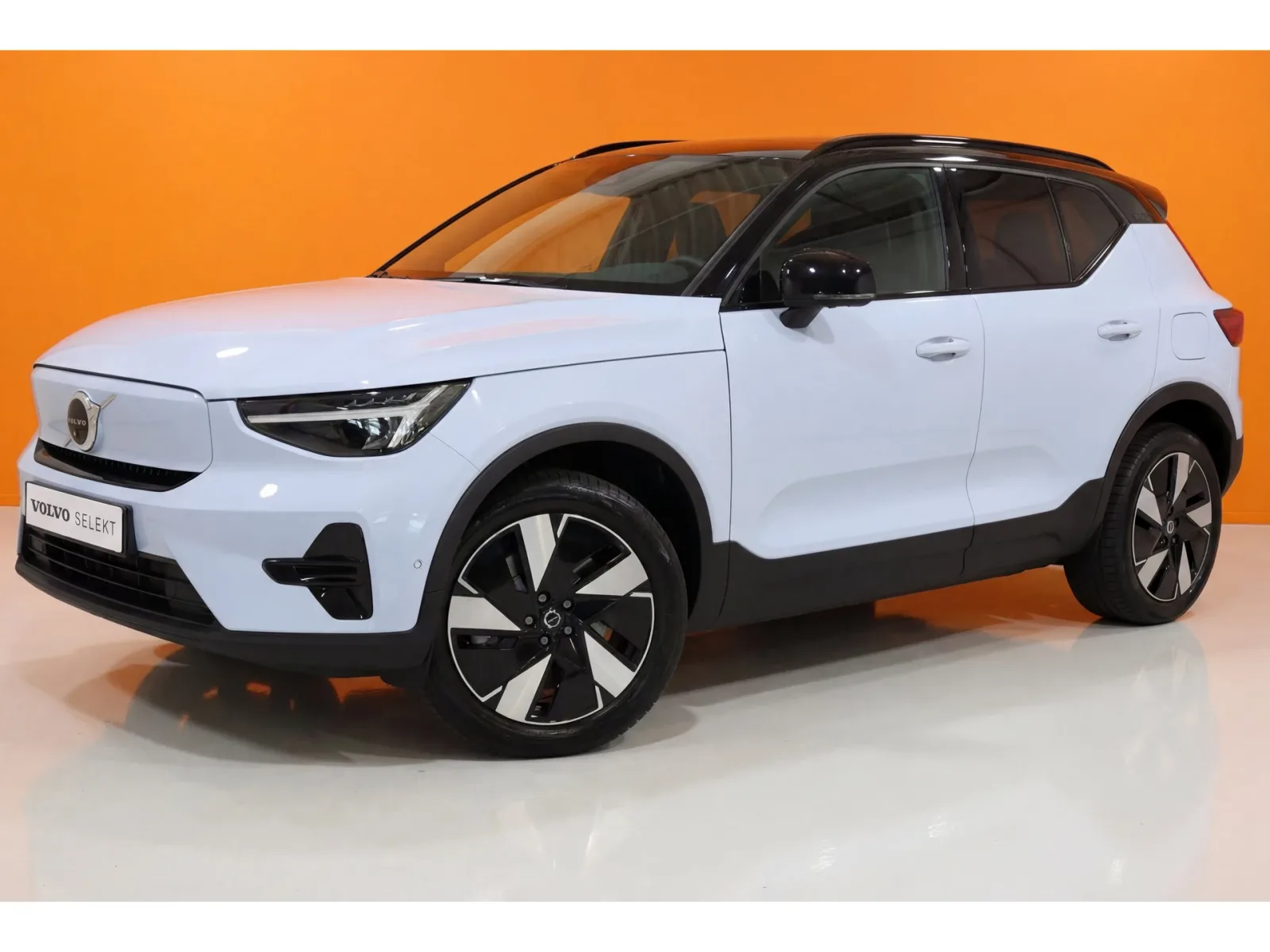 Volvo EX40 (2026) — foto 1