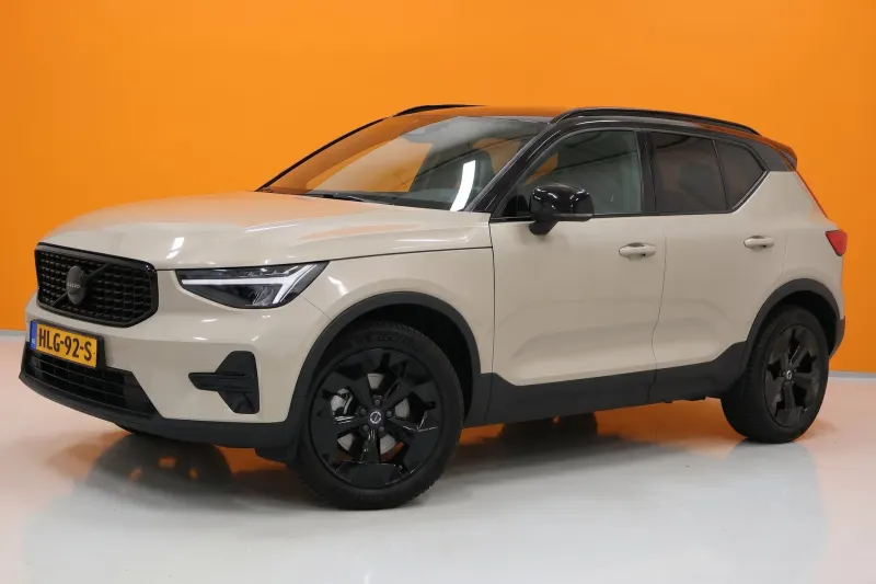 Volvo XC40 (2025)