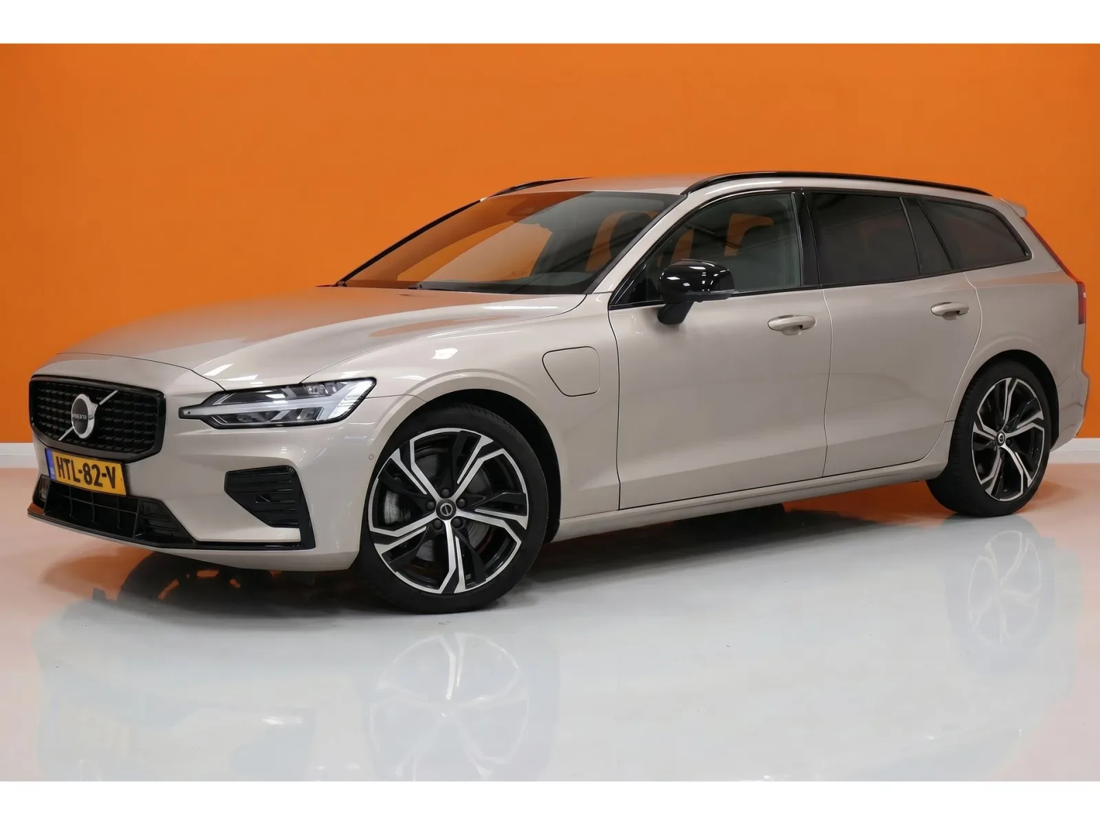 Volvo V60 (2025) — foto 1
