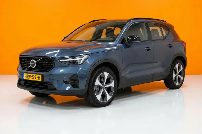 Volvo XC40 (2025)