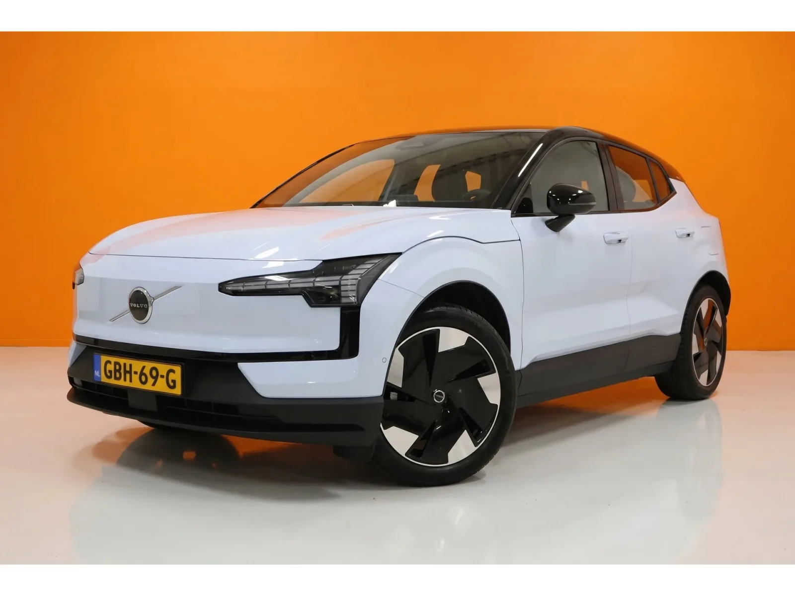 Volvo EX30 (2024) — foto 1