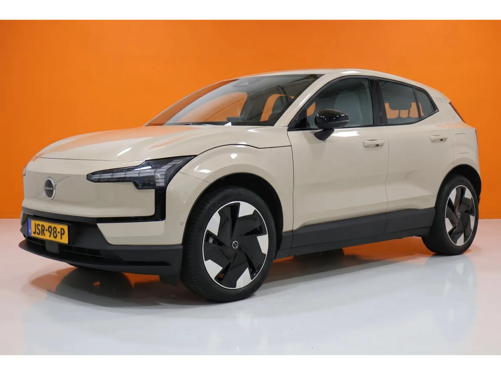 Volvo EX30 (2025) — foto 1
