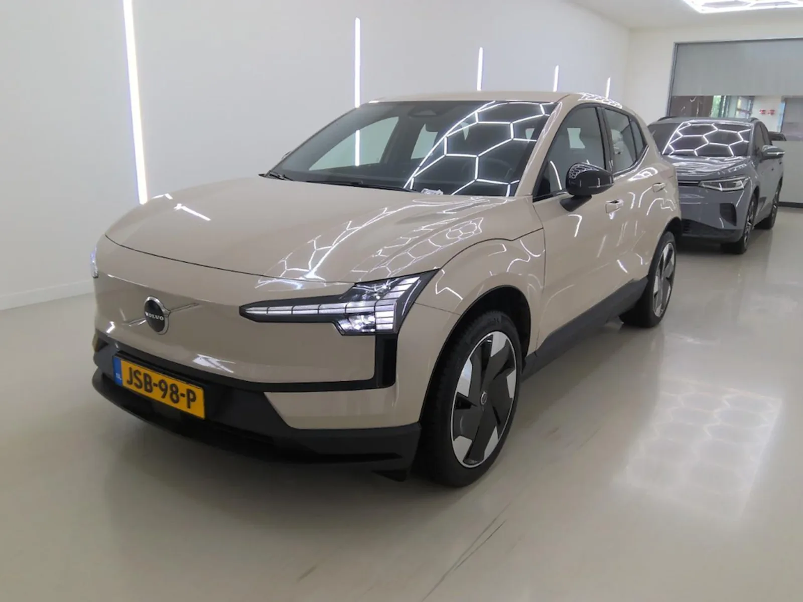 Volvo EX30 (2025) — foto 1