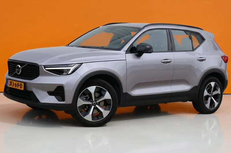 Volvo XC40 (2025)