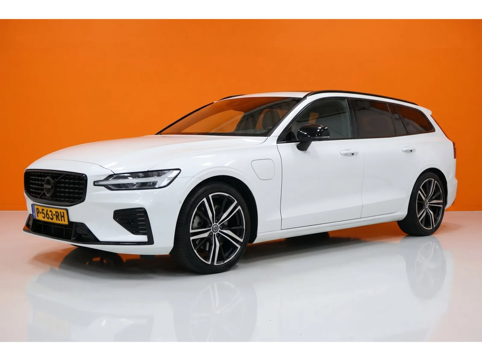 Volvo V60 (2022) — foto 1