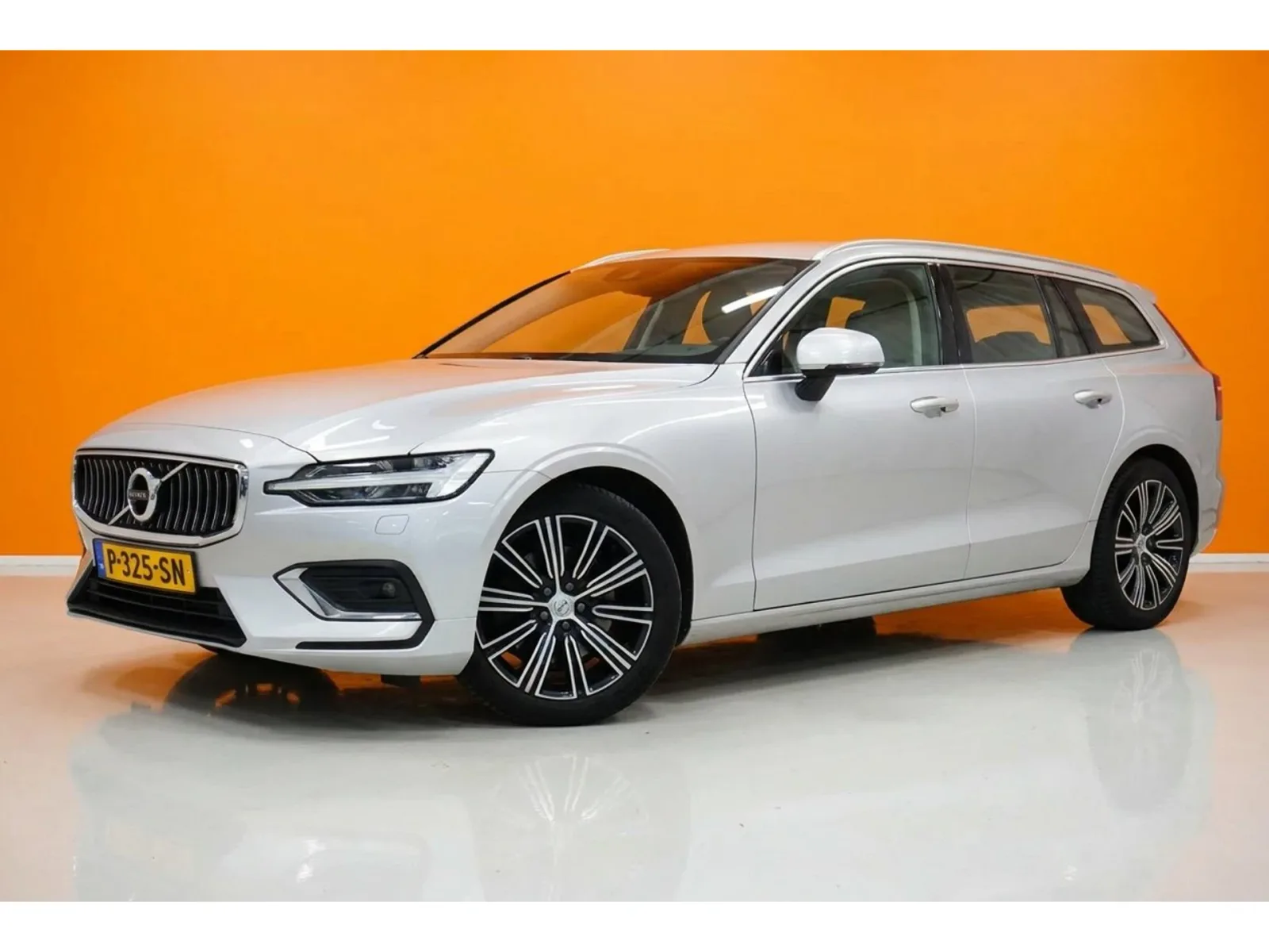 Volvo V60 (2022) — foto 1