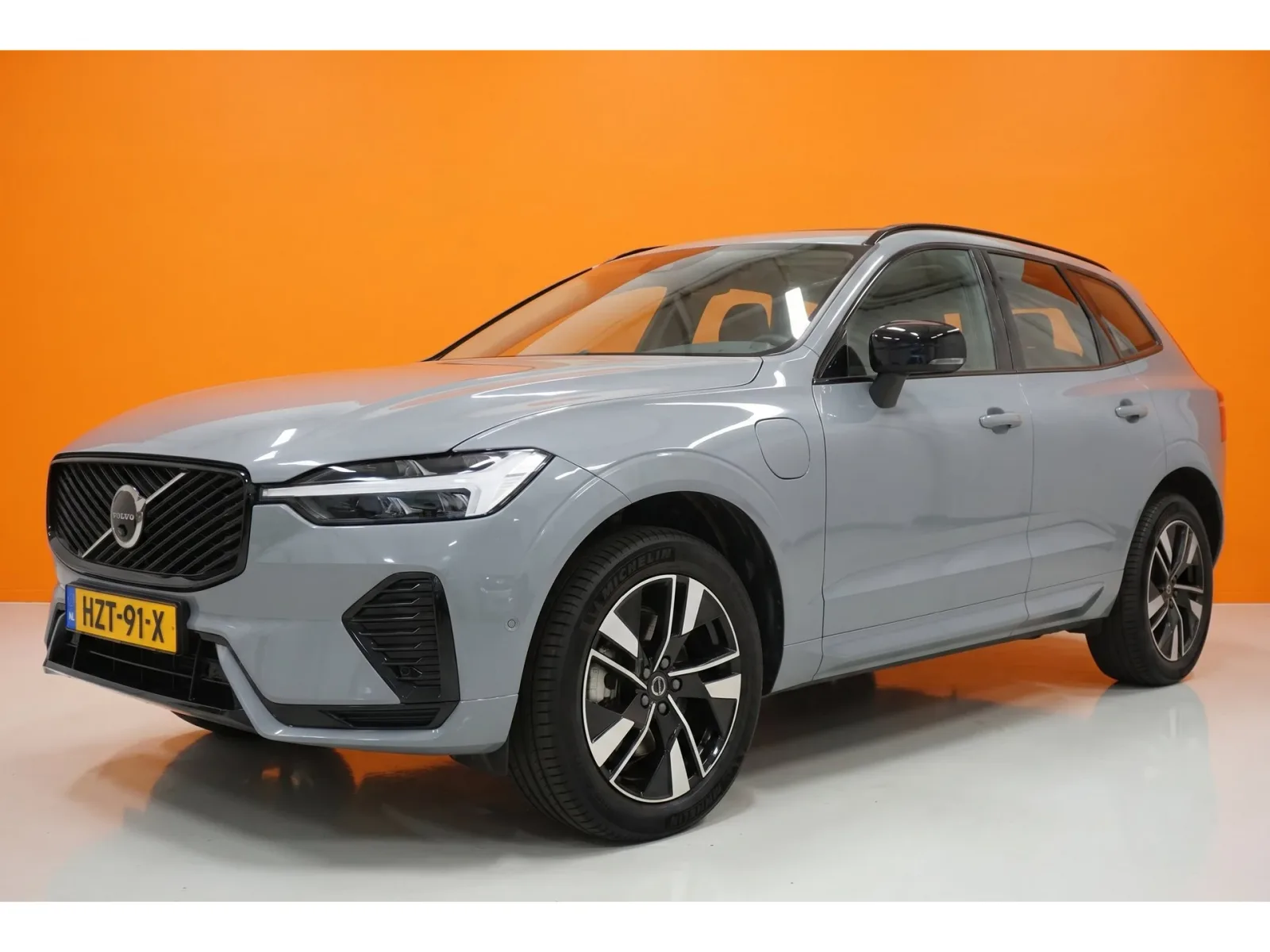 Volvo XC60 (2025) — foto 1