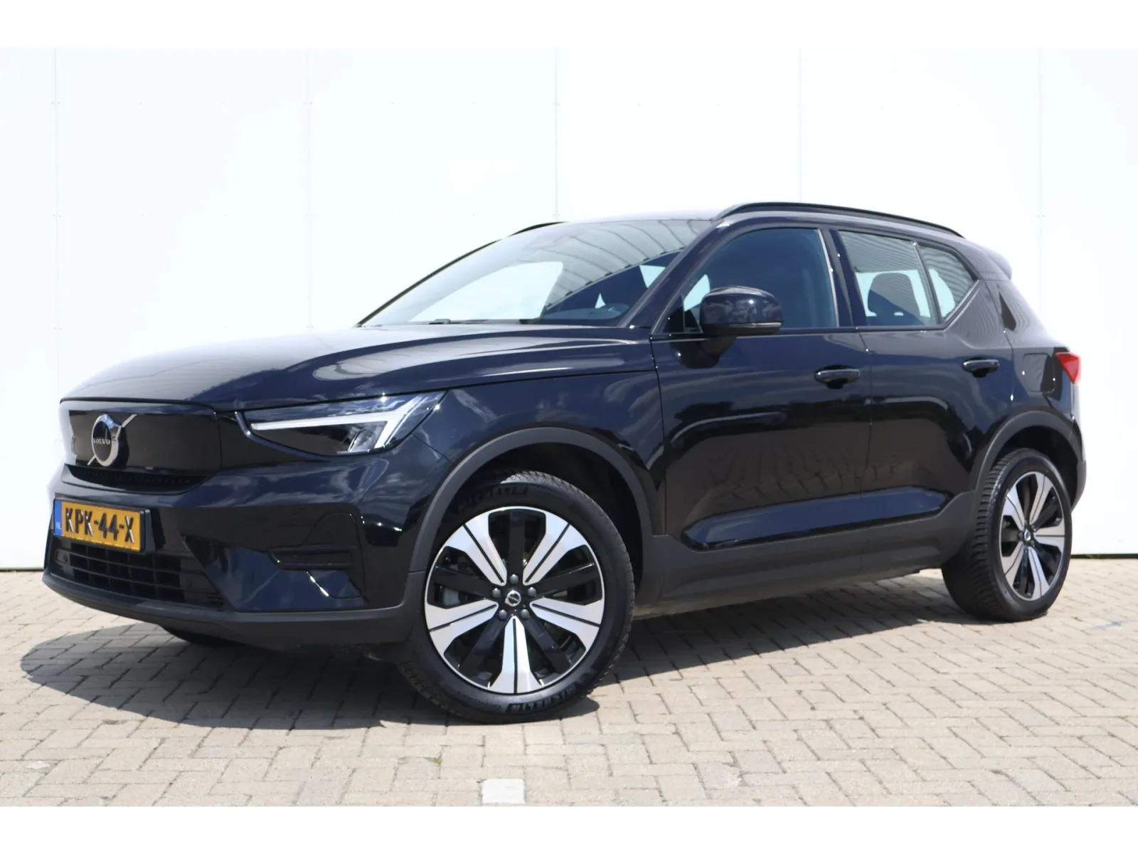 Volvo XC40 (2023) — foto 1