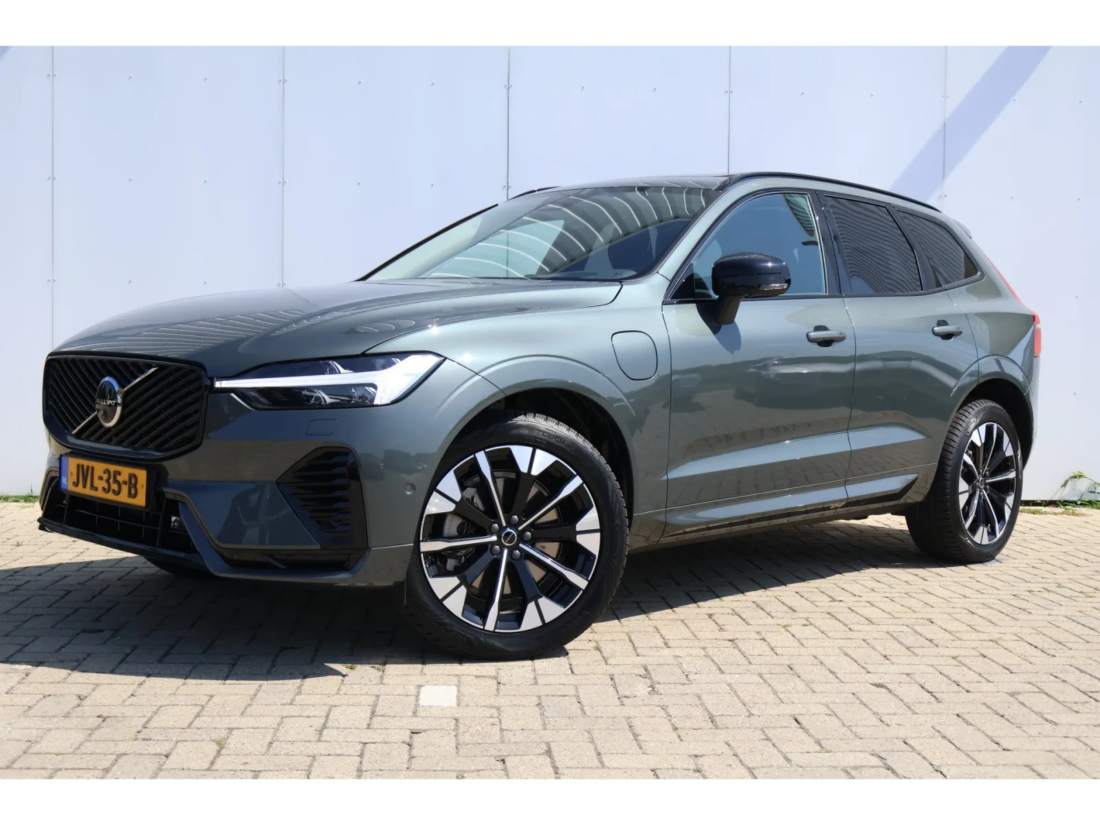 Volvo XC60 (2026) — foto 1