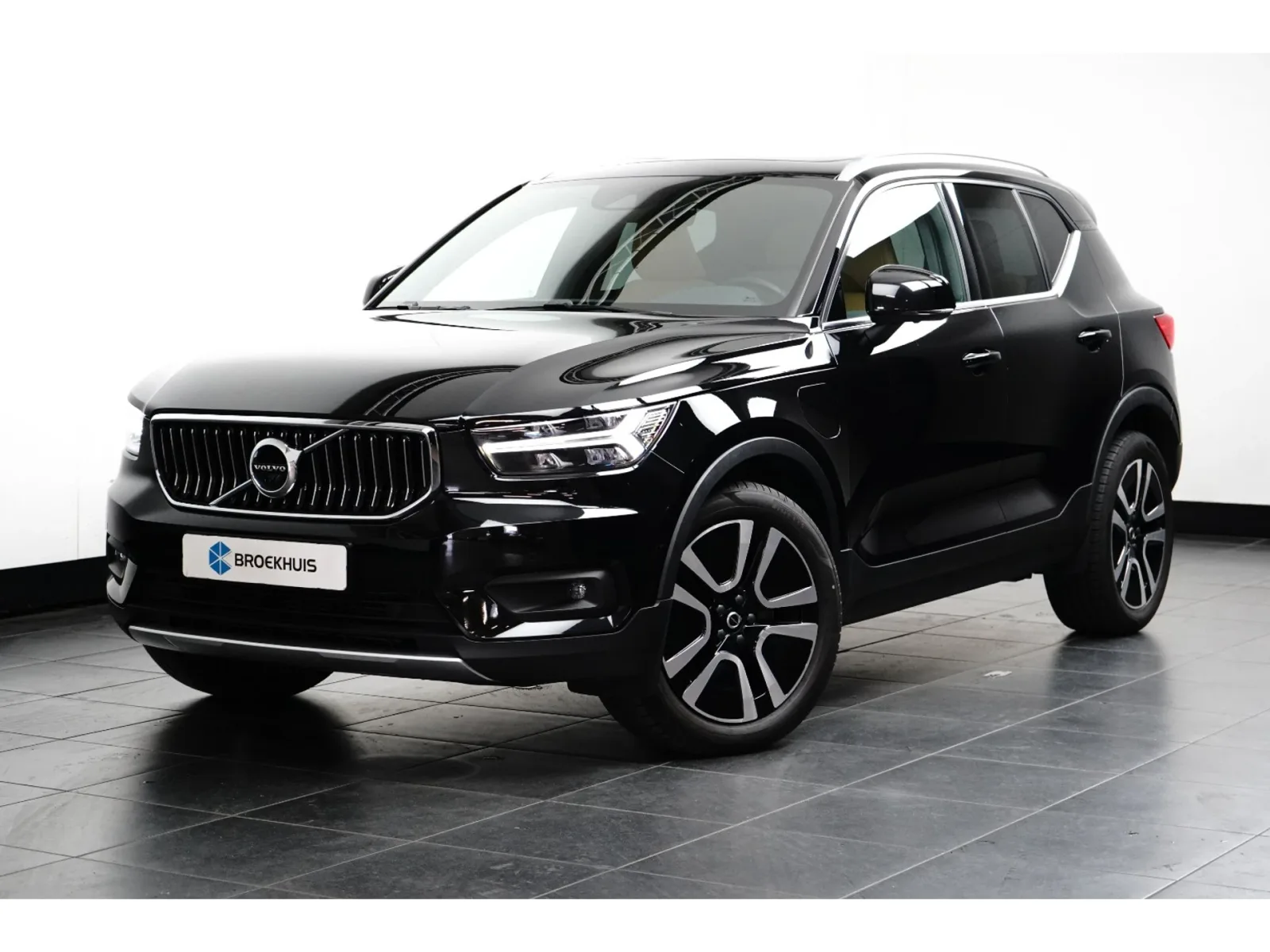 Volvo XC40 (2021) — foto 1