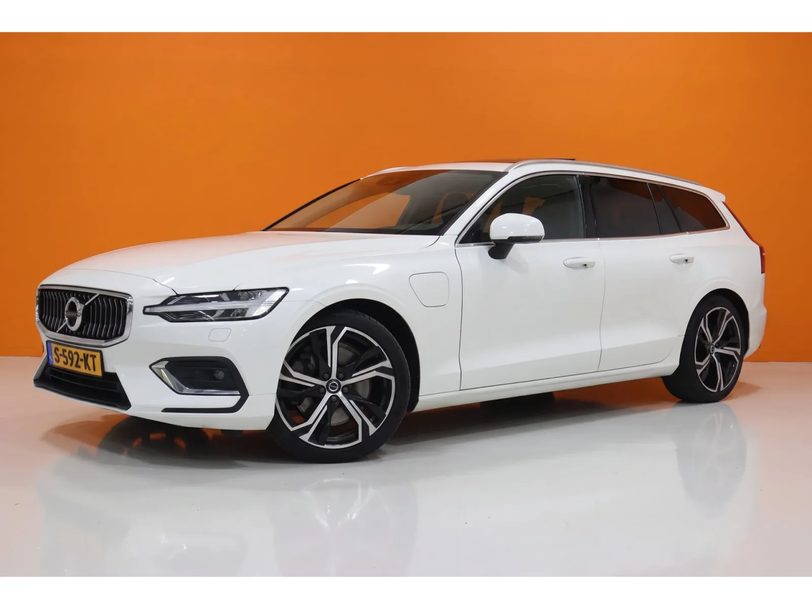 Volvo V60 (2019) — foto 1