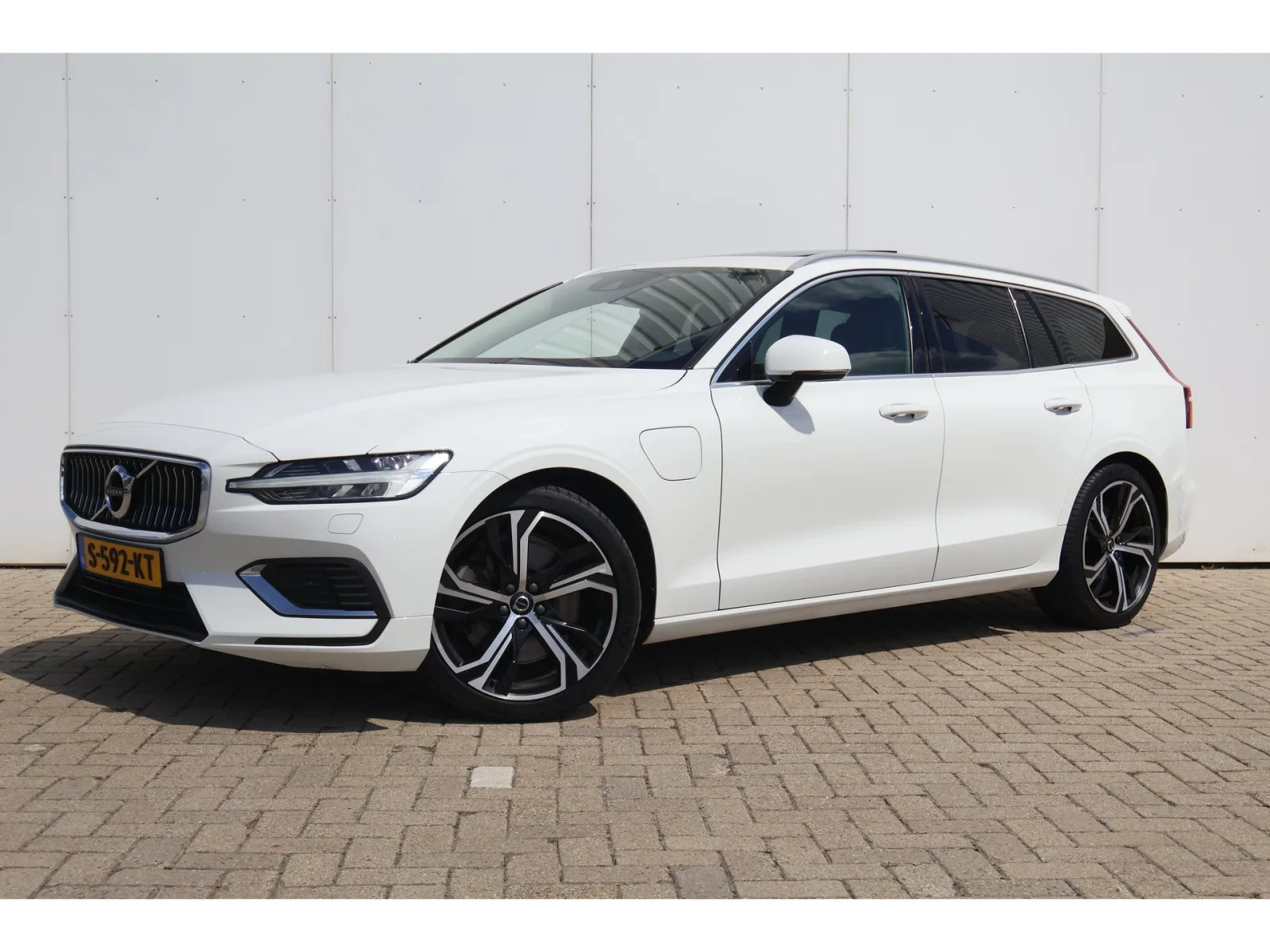 Volvo V60 (2019) — foto 1