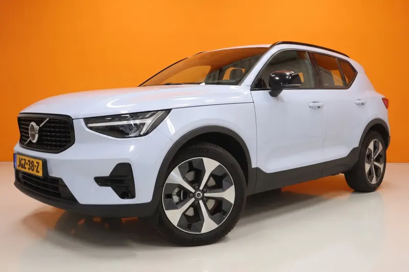 Volvo XC40 (2025)