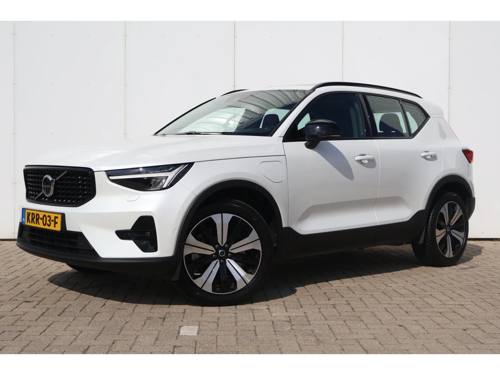 Volvo XC40 (2023) — foto 1