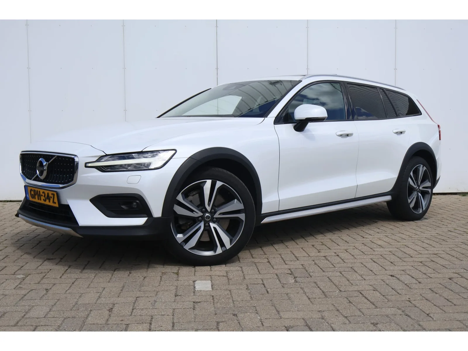 Volvo V60 (2021) — foto 1