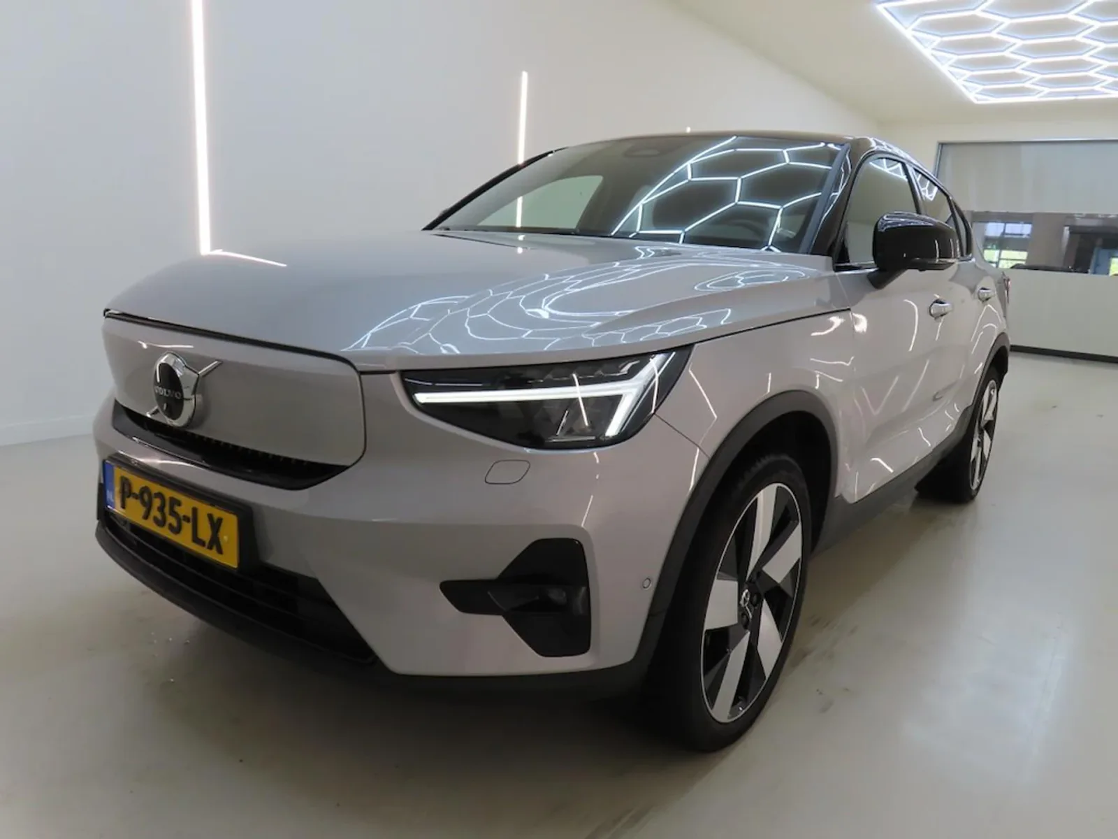 Volvo C40 (2022) — foto 1