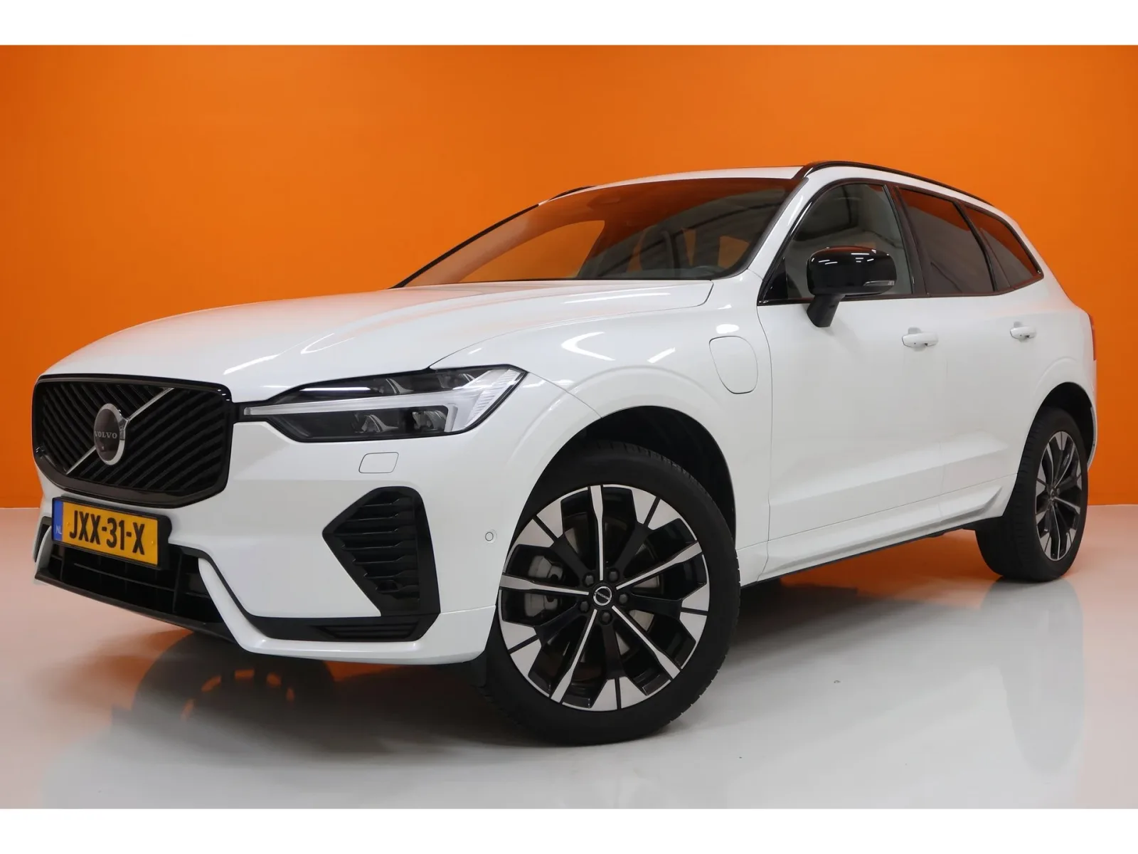 Volvo XC60 (2026) — foto 1