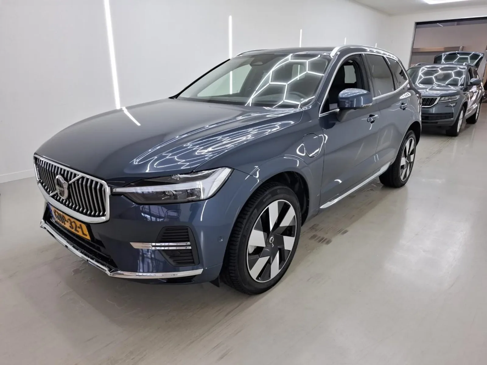 Volvo XC60 (2024) — foto 1