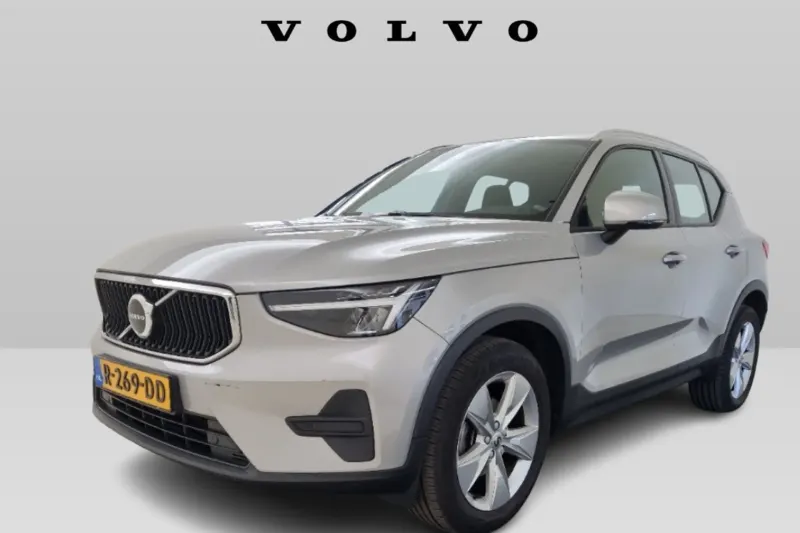 Volvo XC40 (2022)