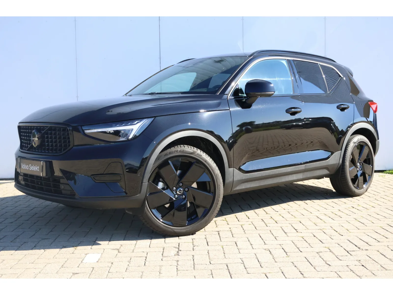 Volvo XC40 (2026) — foto 1