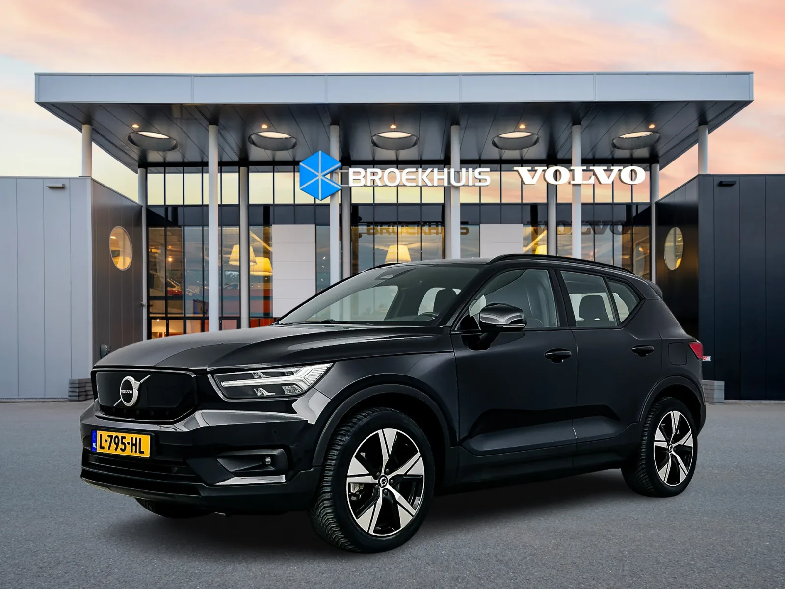 Volvo XC40 (2021) — foto 1