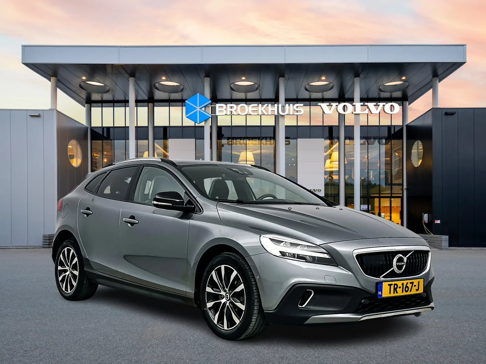 Volvo V40 (2018) — foto 1