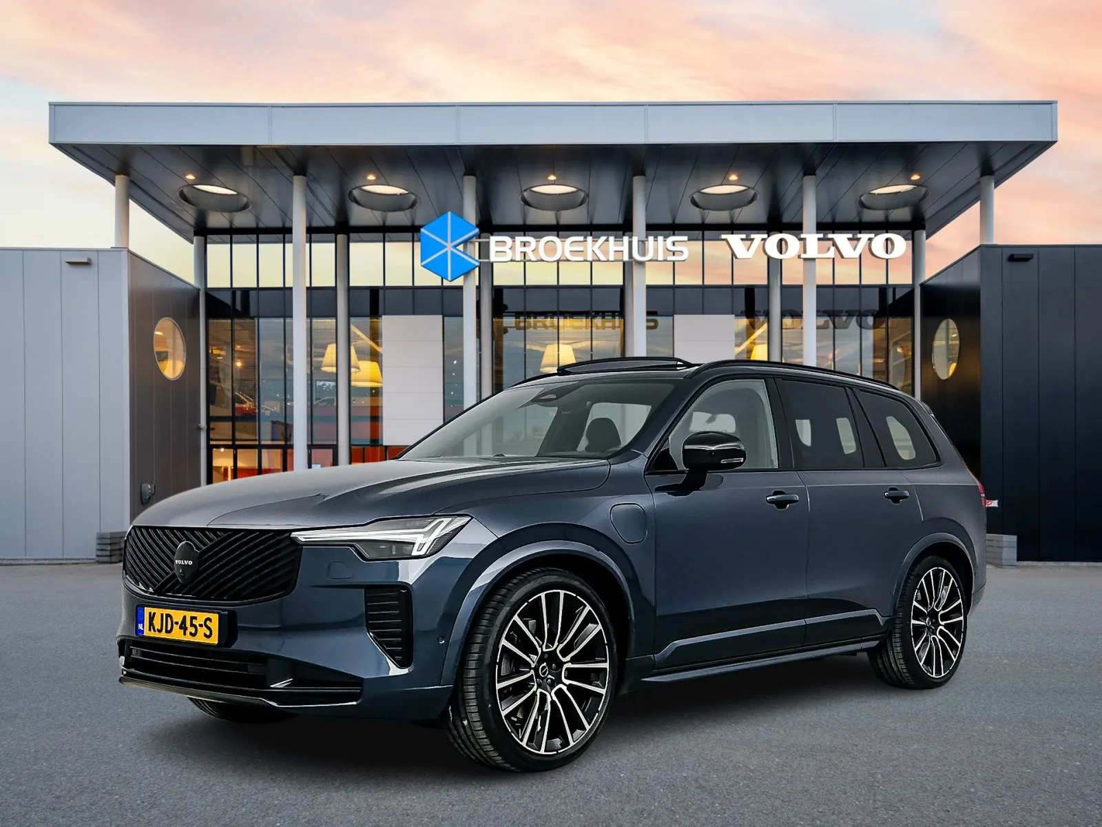 Volvo XC90 (2026) — foto 1