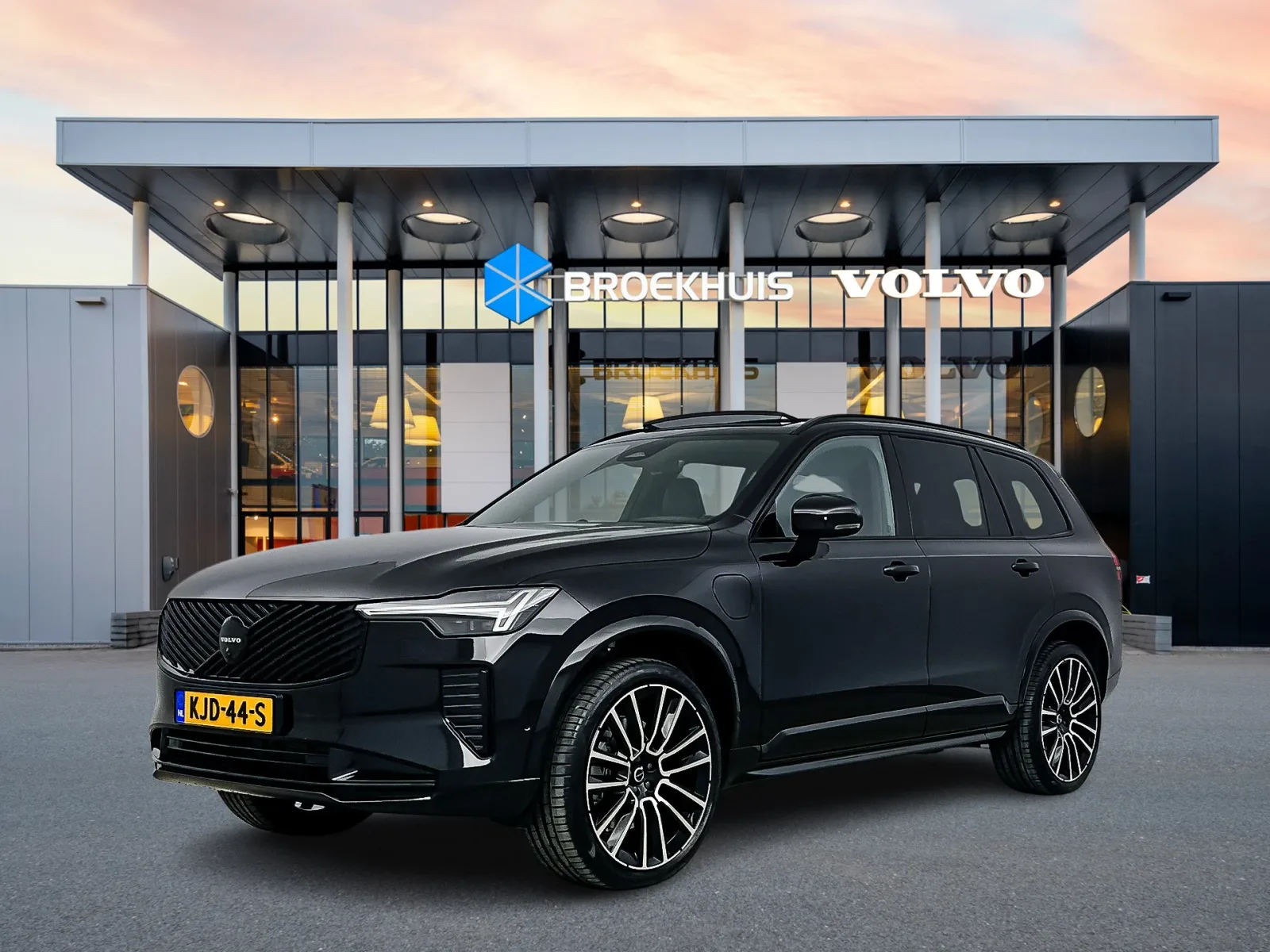Volvo XC90 (2026) — foto 1